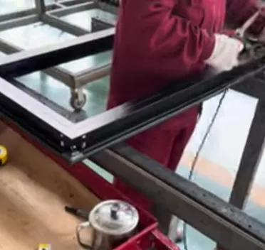 Aluminum door and window processing - EPDM Gasket Installation