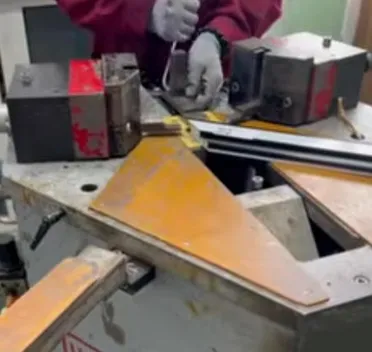 Corner Crimping Assembly（2）